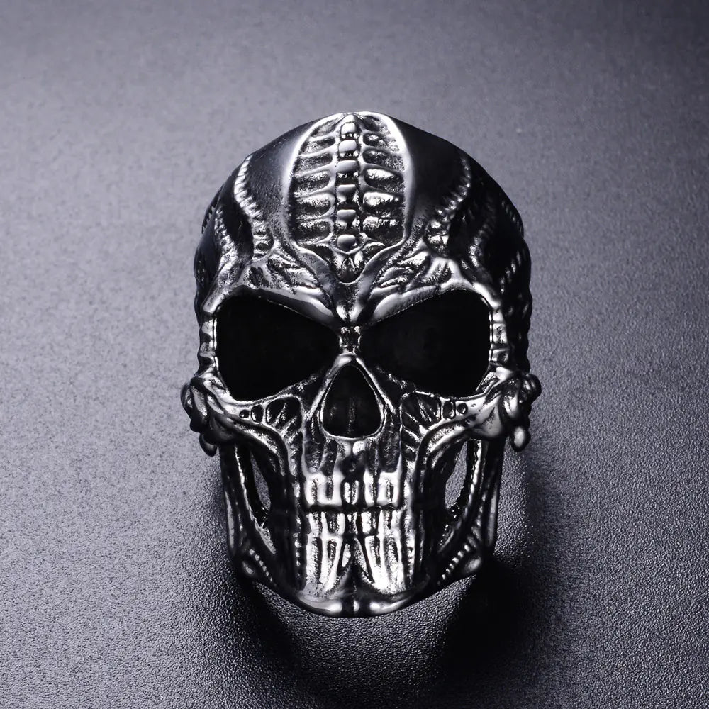 Rogue Skull Ring